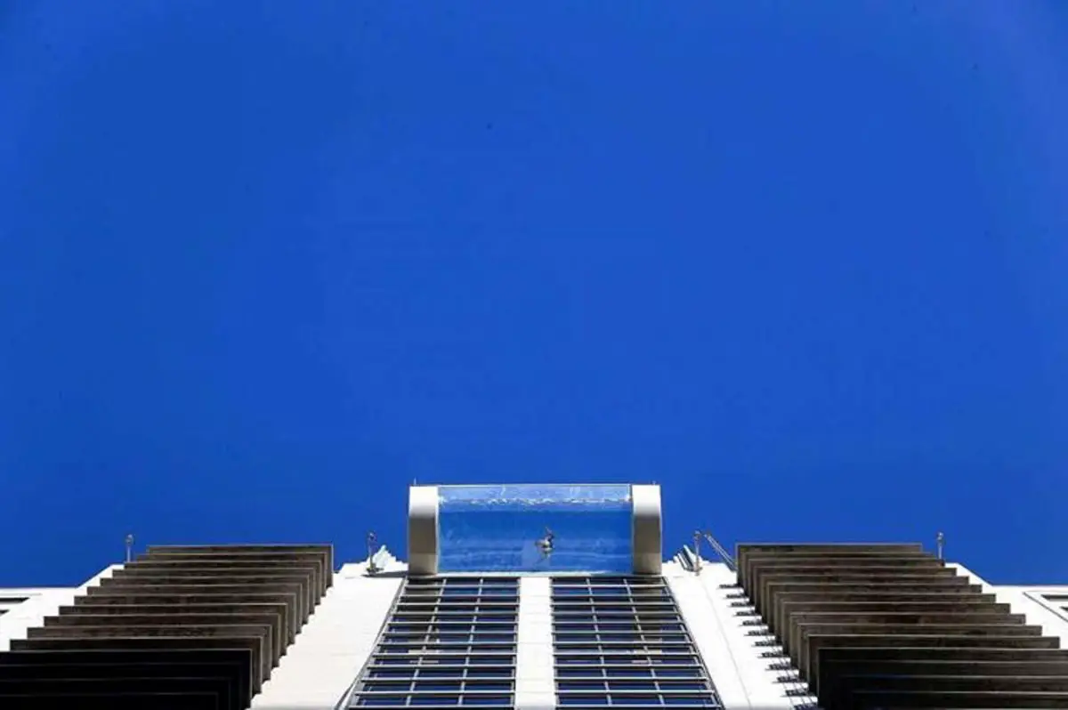 sky overhang pool 5 - This Pool Lets You Swim Over The Edge Of A 42-Storey Building, If You're Brave Enough