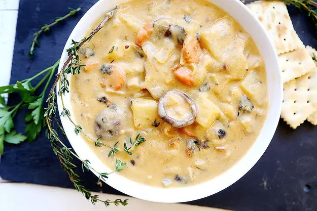 Vegan New England Clam Chowder - 101 Thanksgiving Recipes With No Meat Or Dairy