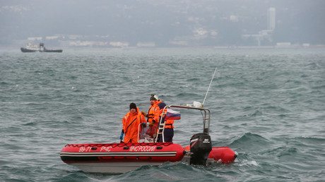 A rescue operation on the Black Sea coast at the crash site of Russian Defense Ministry - Main Black Box Of Crashed Tu-154 Found At Depth Of 17 Meters – Russian MoD — RT News