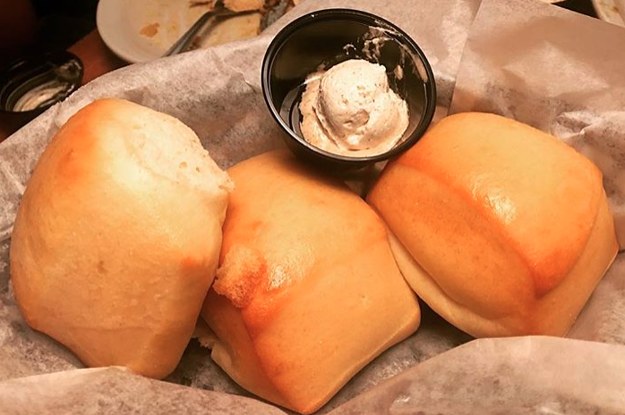 Pick Some Free Restaurant Bread And We&#039;ll Tell You What Type Of &quot;Smart&quot; You Are