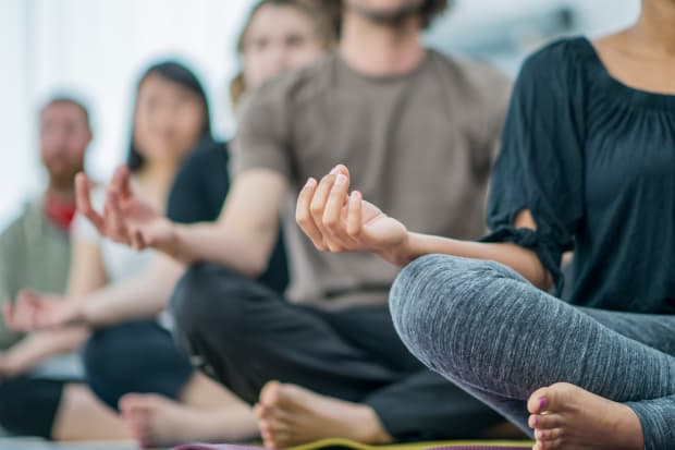 Hypnotherapy Versus Meditation: Which Method Is Right For You?