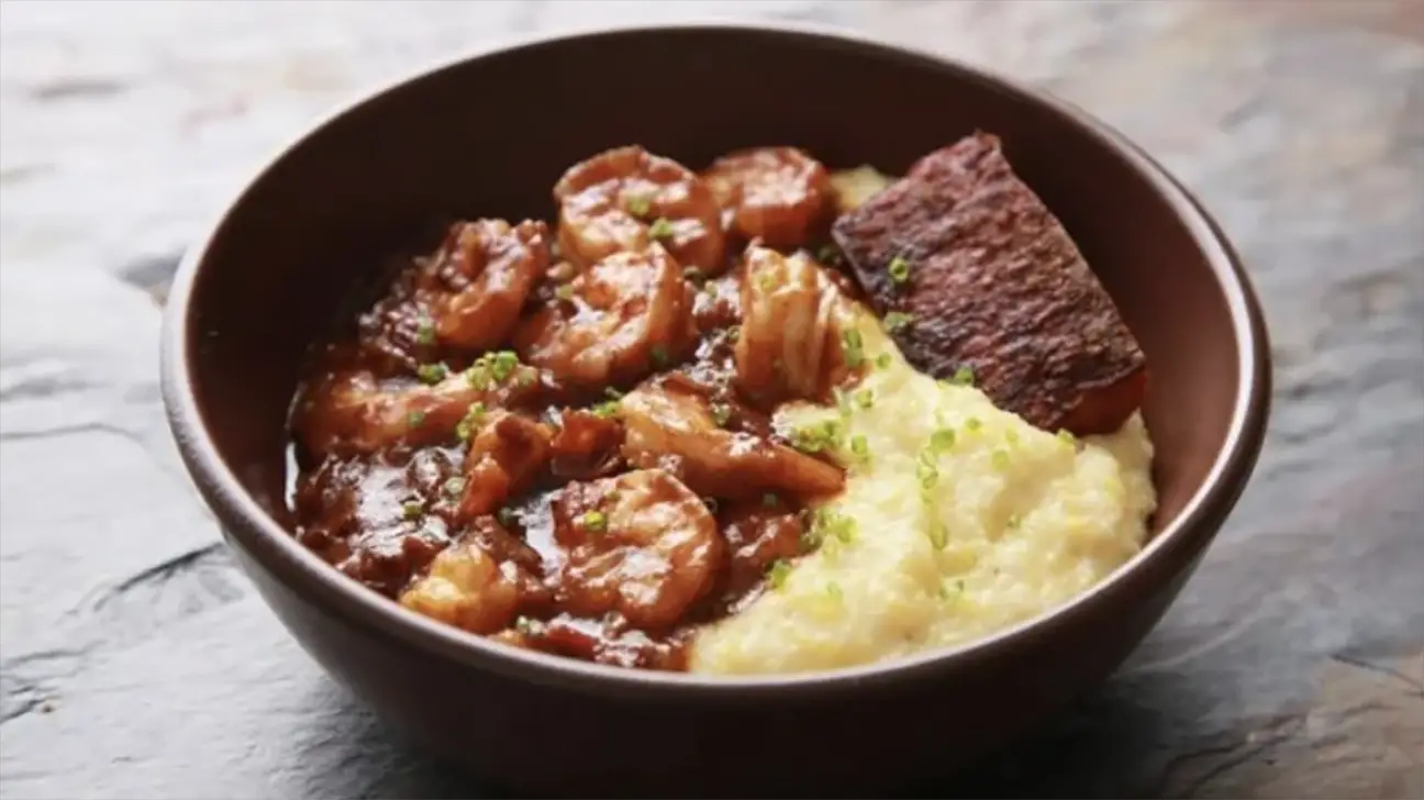 Grits with shrimp - 7 Savory Ways To Eat Grits For Breakfast, Lunch, And Dinner